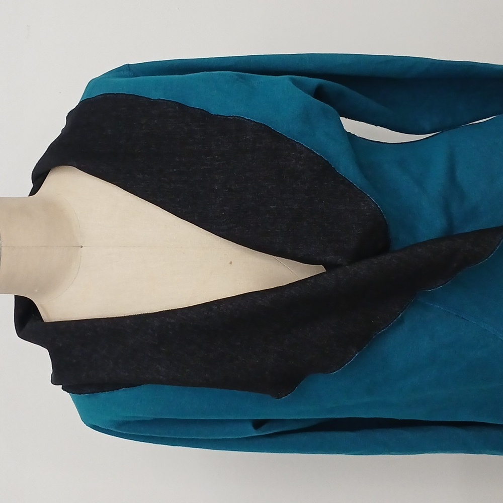 Purity Ruffle Front Sweater with Contrasting Inside / Single Button / Size XL - Picture 4 of 7